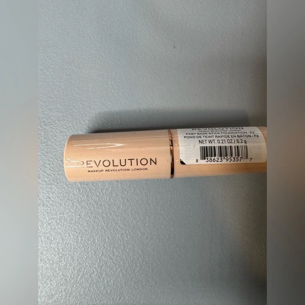 Makeup Revolution fast base Foundation Stick in F2 sealed